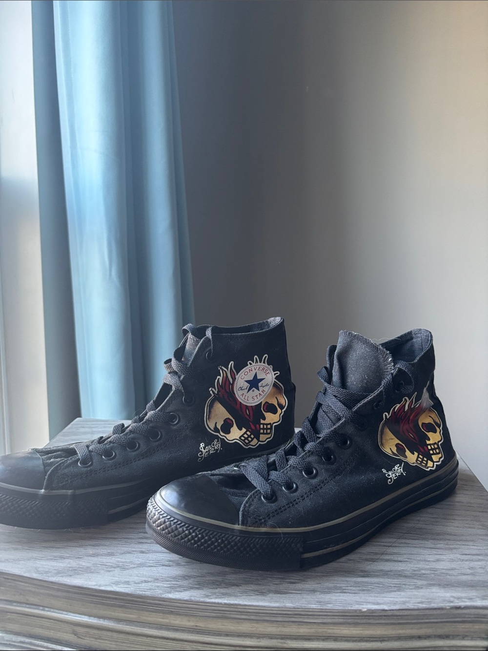 Converse Black High-Top Sneakers with Es Hardy collaboration Death by Glory